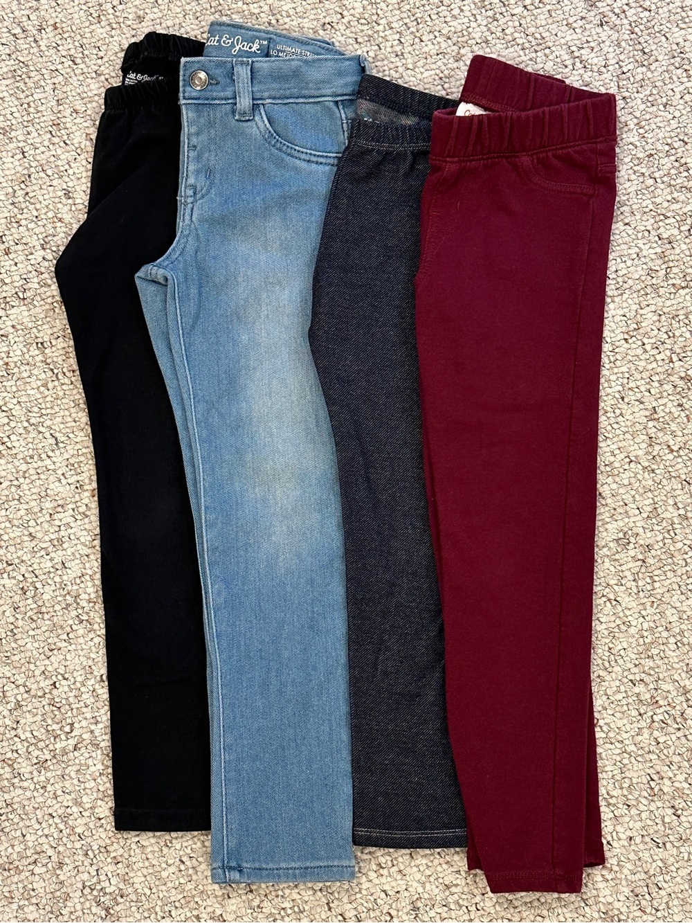 Bundle of 4 pairs of Cat & Jack leggings for girls. Size 5T